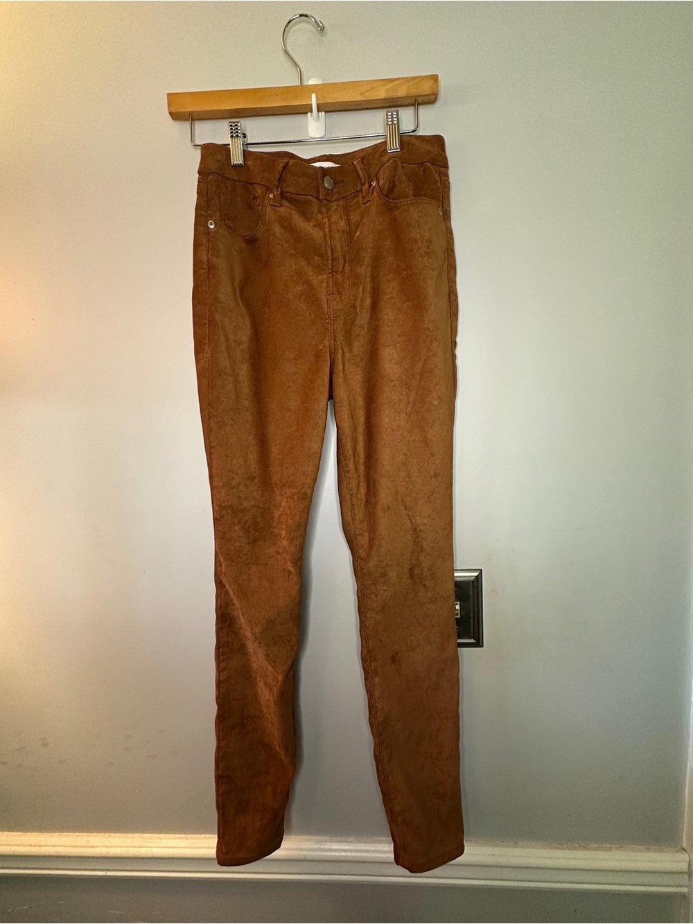 Good American Suede-Look High-Rise Pants in Rust